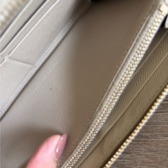 Yves Saint Laurent Tan Quilted Wallet - Picture 11 of 12